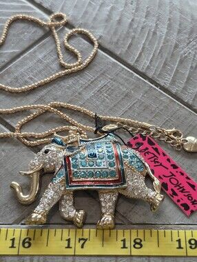 NWT Betsey Johnson Gold and Turquoise Jeweled Elephant Pendant Necklace